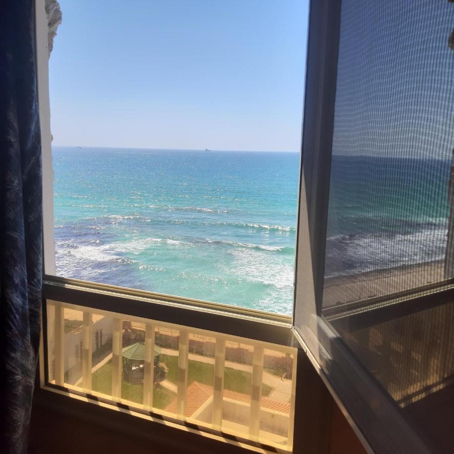 Panorama Apartment With A Charming Sea And Swimming Pool View Near Alexandria With Free Wifi شقة باطلالة ساحرة على البحر وحمام السباحة Экстерьер фото