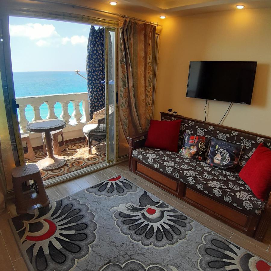 Panorama Apartment With A Charming Sea And Swimming Pool View Near Alexandria With Free Wifi شقة باطلالة ساحرة على البحر وحمام السباحة Экстерьер фото