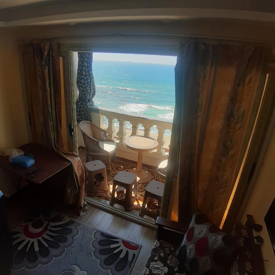 Panorama Apartment With A Charming Sea And Swimming Pool View Near Alexandria With Free Wifi شقة باطلالة ساحرة على البحر وحمام السباحة Экстерьер фото