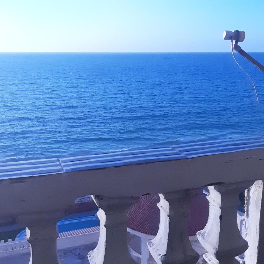 Panorama Apartment With A Charming Sea And Swimming Pool View Near Alexandria With Free Wifi شقة باطلالة ساحرة على البحر وحمام السباحة Экстерьер фото